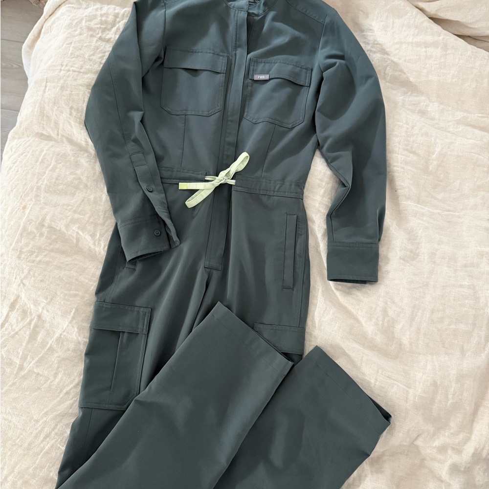 Figs Chantal cargo scrub jumpsuit XXS